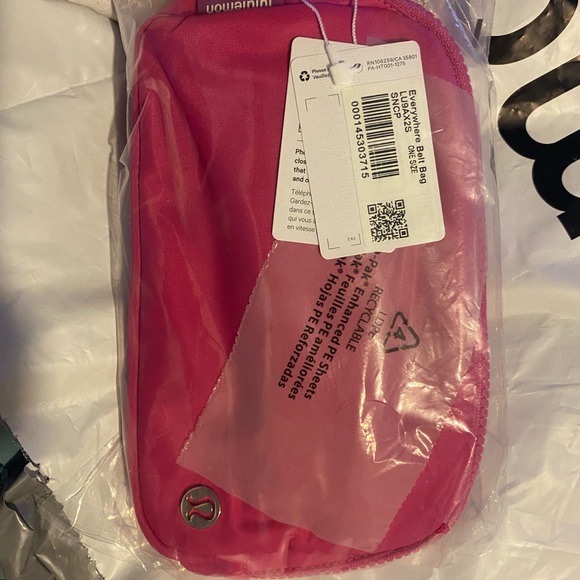 NWT Lululemon limited edition sonic pink belt bag - Picture 9 of 9